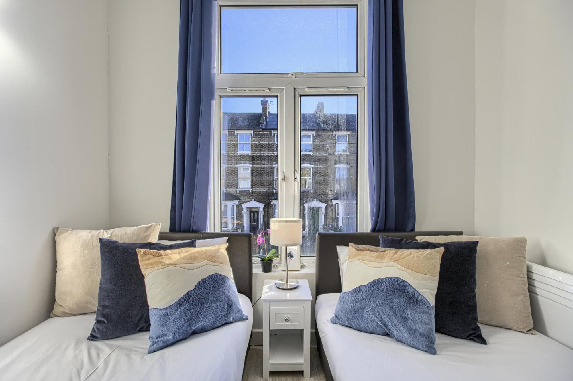 The Finsbury Deluxe Apartments London Exterior photo
