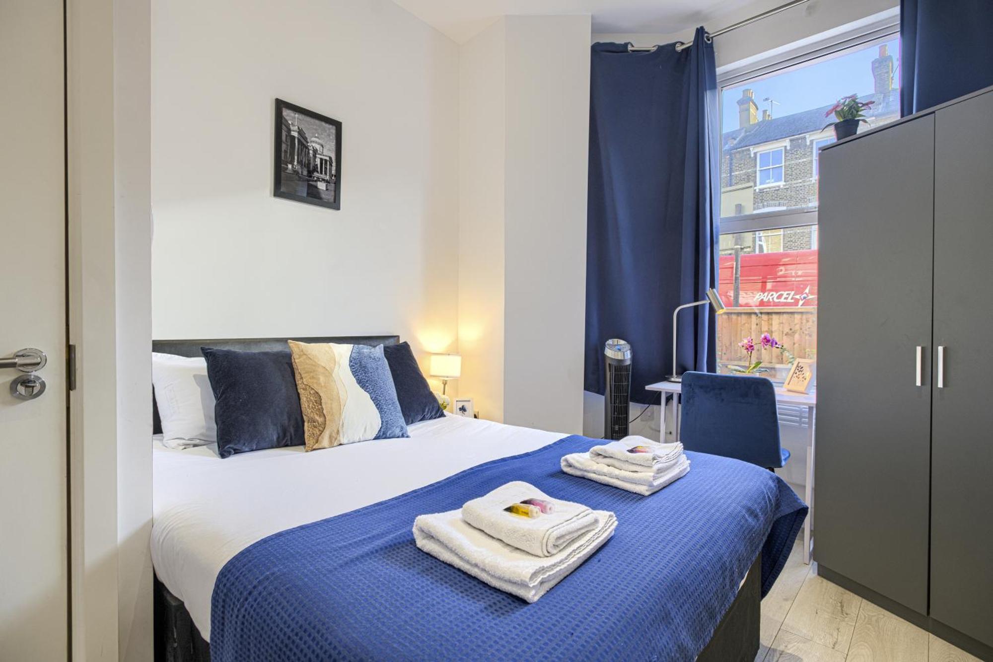 The Finsbury Deluxe Apartments London Room photo