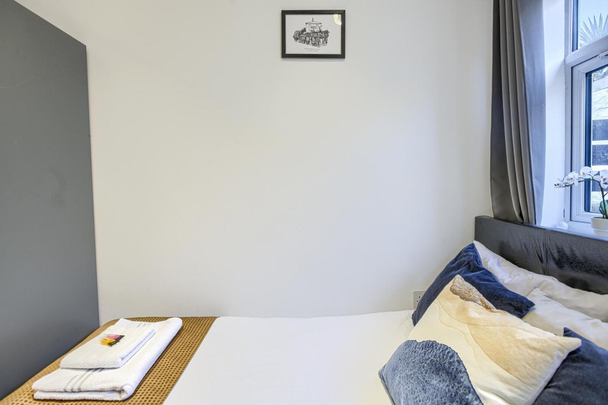 The Finsbury Deluxe Apartments London Room photo