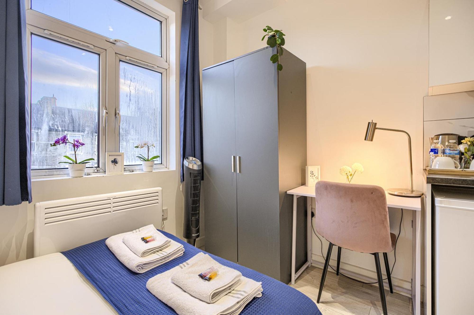 The Finsbury Deluxe Apartments London Room photo