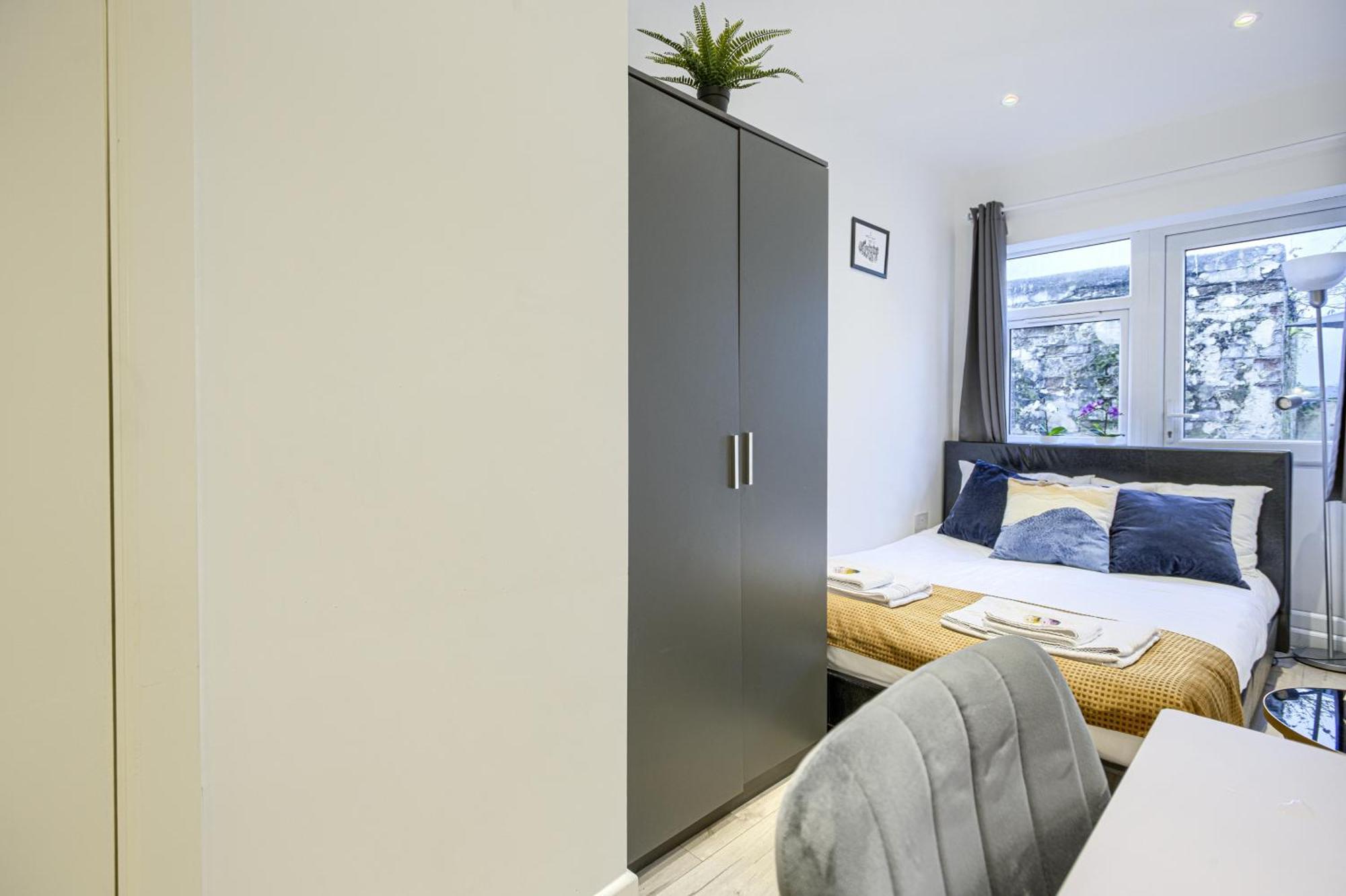 The Finsbury Deluxe Apartments London Room photo